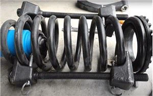 Pružinový kompresor Macpherson Strut